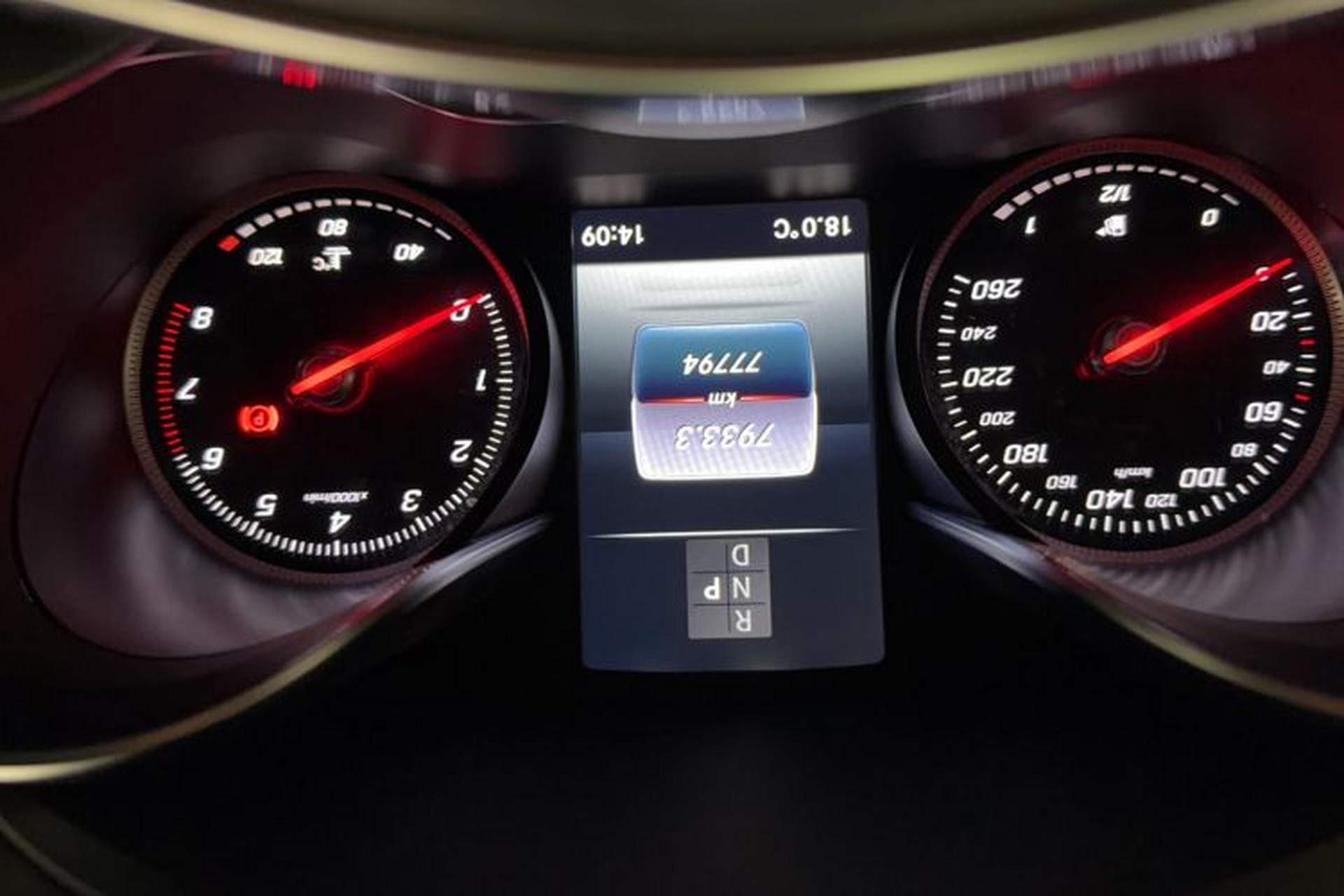 Used Mercedes-Benz GLC 2018 Facelift GLC 260 4MATIC Luxury Edition Odometer Close Up