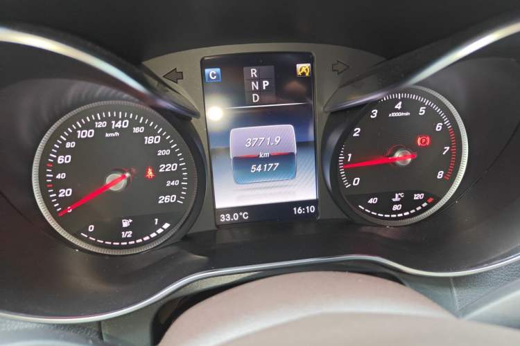 Used Mercedes-Benz GLC 2018 Facelifted GLC 260 4MATIC Dynamic Edition Odometer Close Up