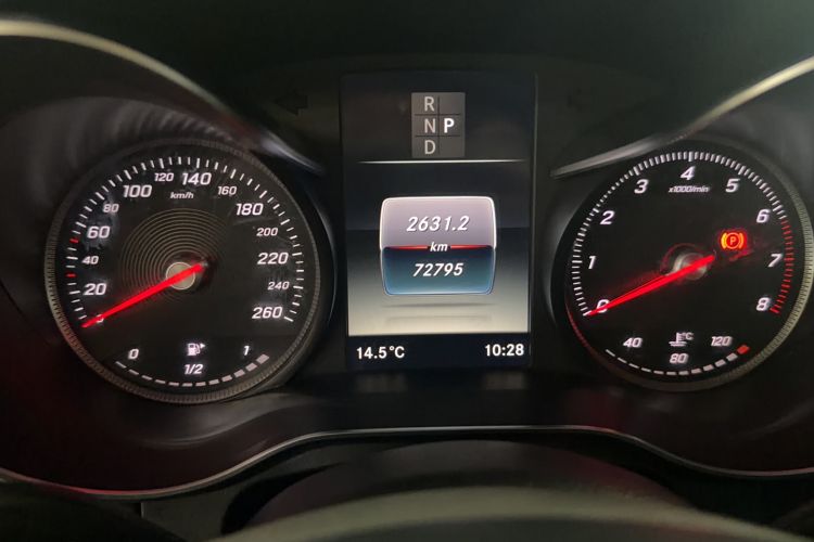 Used Mercedes-Benz GLC 2018 Facelift GLC 260 4MATIC Luxury Edition Odometer Close Up