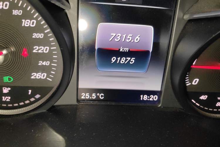 Used Mercedes-Benz GLC 2018 Facelifted GLC 260 4MATIC Dynamic Edition Odometer Close Up