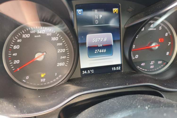 Used Mercedes-Benz GLC 2018 Facelift GLC 200 4MATIC Odometer Close Up