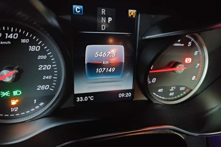 Used Mercedes-Benz GLC 2018 Facelifted GLC 260 4MATIC Dynamic Edition Odometer Close Up
