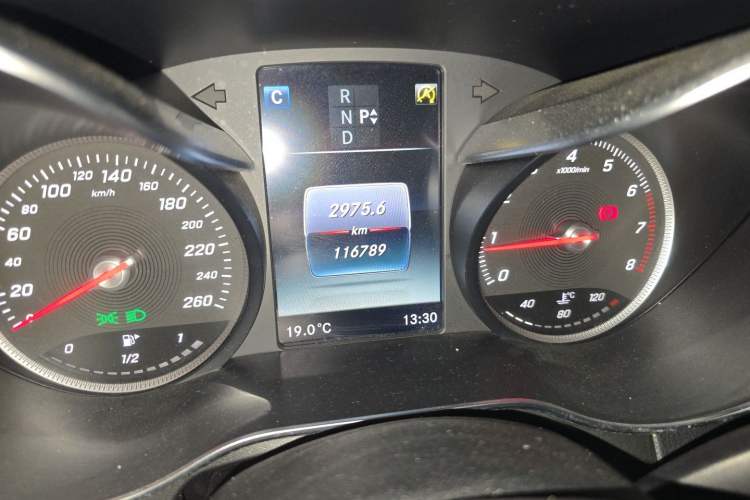 Used Mercedes-Benz GLC 2018 GLC 200 4MATIC Odometer Close Up