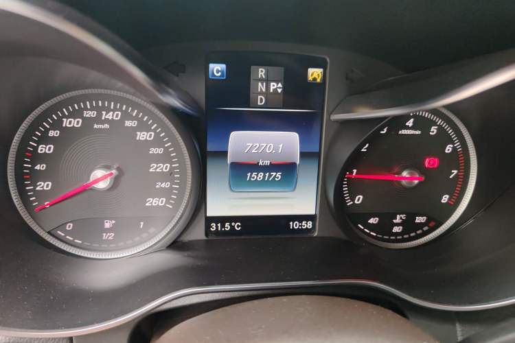 Used Mercedes-Benz GLC 2018 Facelifted GLC 260 4MATIC Dynamic Edition Odometer Close Up