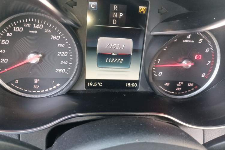 Used Mercedes-Benz GLC 2018 Facelift GLC 260 4MATIC Luxury Edition Odometer Close Up