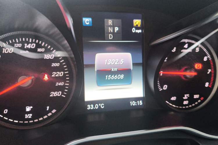 Used Mercedes-Benz GLC 2018 Facelift GLC 200 4MATIC Odometer Close Up