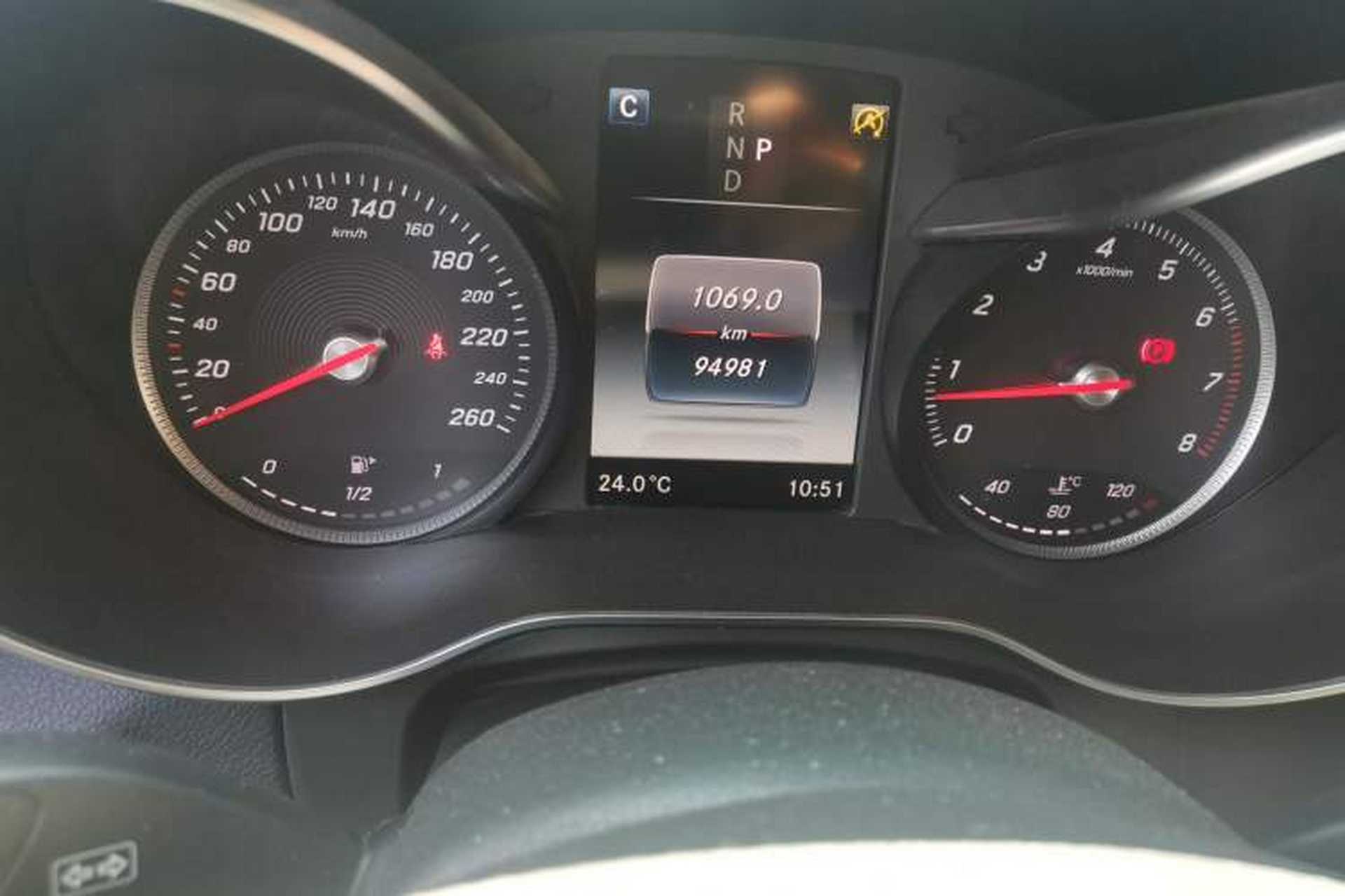 Used Mercedes-Benz GLC 2018 Facelift GLC 260 4MATIC Luxury Edition Odometer Close Up