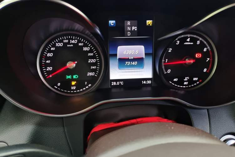 Used Mercedes-Benz GLC 2018 Facelifted GLC 260 4MATIC Dynamic Edition Odometer Close Up