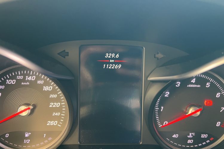 Used Mercedes-Benz GLC 2018 GLC 260 4MATIC Luxury Model Odometer Close Up