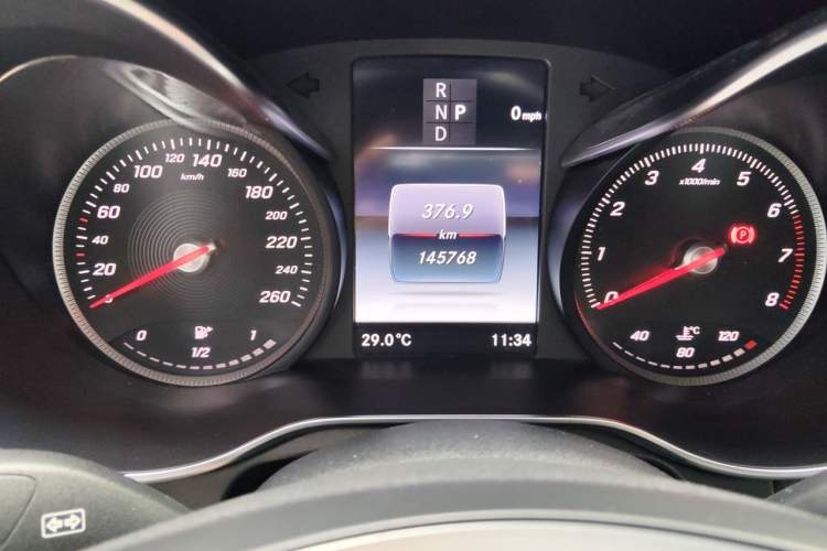 Used Mercedes-Benz GLC 2018 GLC 260 4MATIC Dynamic Edition Odometer Close Up