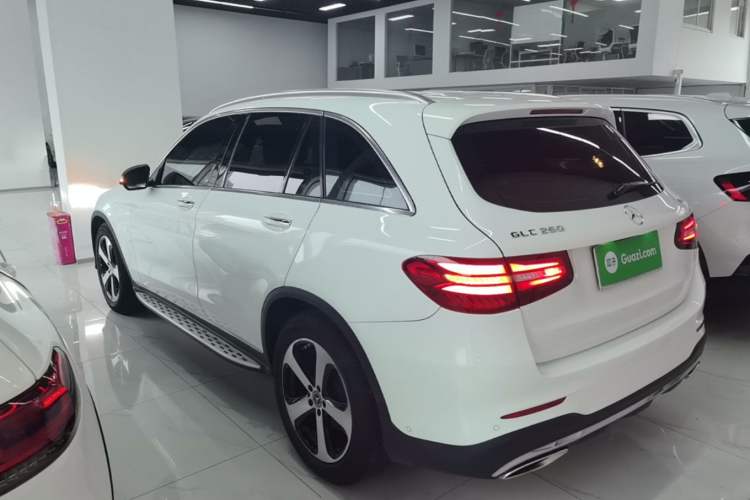 Used Mercedes-Benz GLC 2018 GLC 260 4MATIC Luxury Model Rear Left 45 Deg