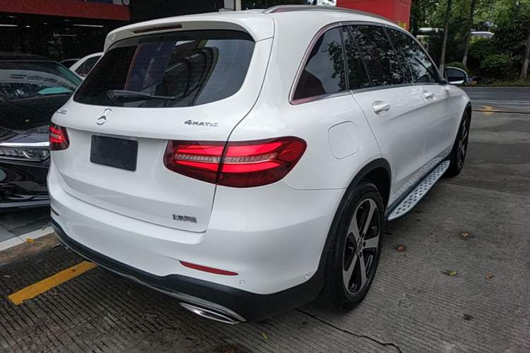 Used Mercedes-Benz GLC 2018 Facelift GLC 260 4MATIC Luxury Edition Rear Right 45 Deg