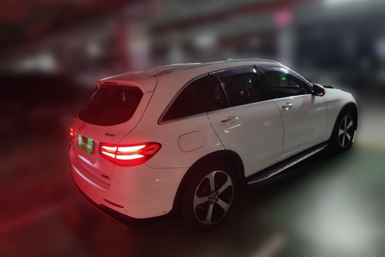 Used Mercedes-Benz GLC 2018 GLC 260 4MATIC Luxury Model Rear Right 45 Deg
