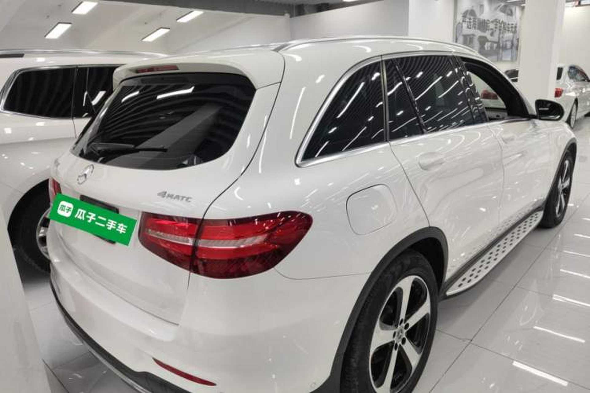 Used Mercedes-Benz GLC 2018 GLC 260 4MATIC Luxury Model Rear Right 45 Deg