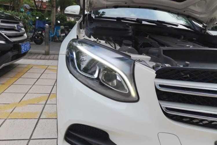 Used Mercedes-Benz GLC 2018 Facelifted GLC 260 4MATIC Dynamic Edition Right Front Headlight