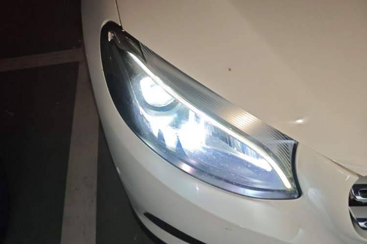 Used Mercedes-Benz GLC 2018 GLC 200 4MATIC Right Front Headlight