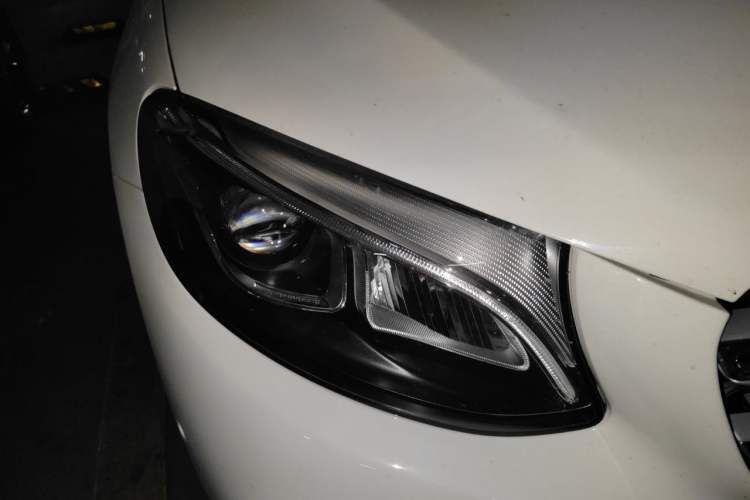 Used Mercedes-Benz GLC 2018 Facelifted GLC 260 4MATIC Dynamic Edition Right Front Headlight