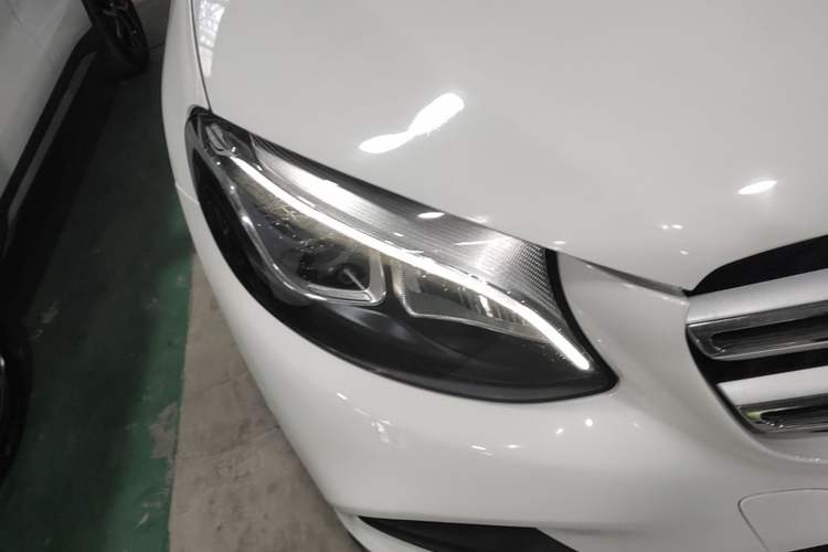 Used Mercedes-Benz GLC 2018 Facelift GLC 260 4MATIC Luxury Edition Right Front Headlight