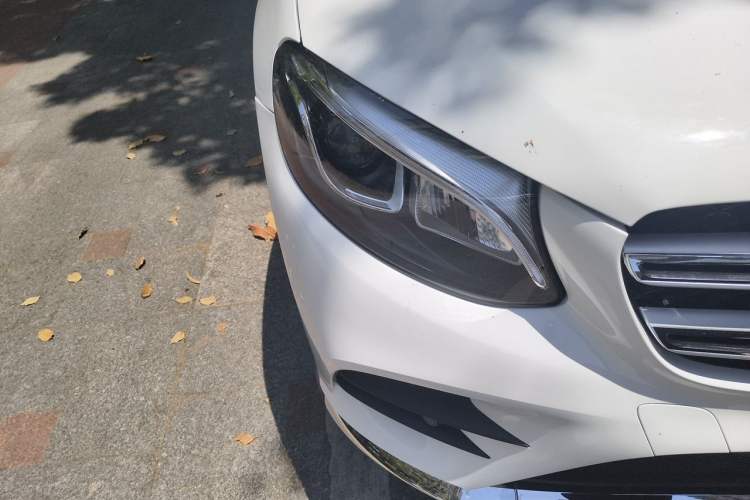 Used Mercedes-Benz GLC 2018 GLC 260 4MATIC Luxury Model Right Front Headlight