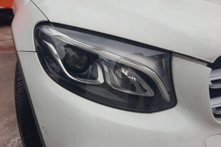 Used Mercedes-Benz GLC 2018 Facelift GLC 260 4MATIC Luxury Edition Right Front Headlight
