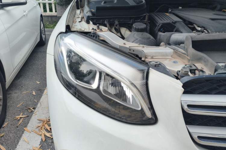 Used Mercedes-Benz GLC 2018 GLC 260 4MATIC Luxury Model Right Front Headlight