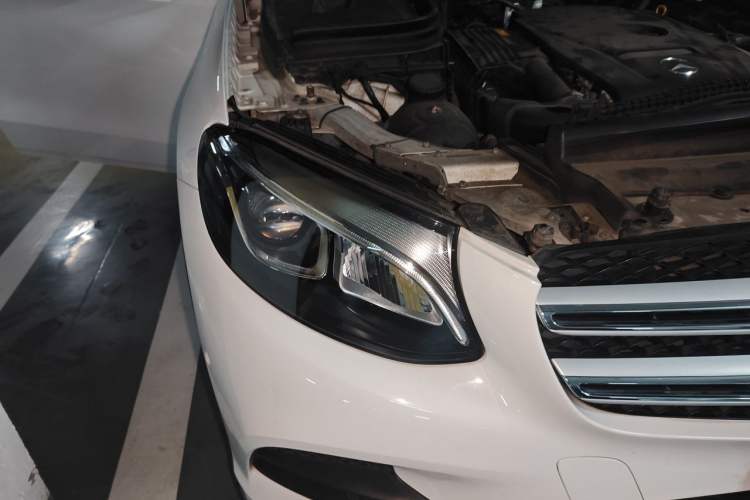 Used Mercedes-Benz GLC 2018 Facelifted GLC 260 4MATIC Dynamic Edition Right Front Headlight