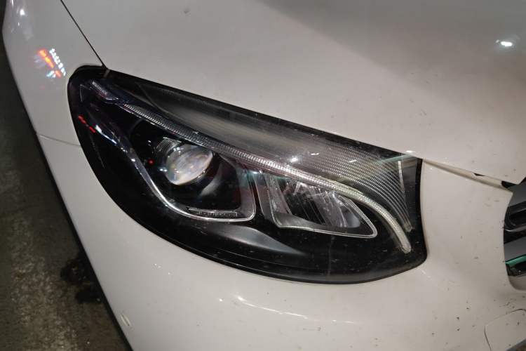 Used Mercedes-Benz GLC 2018 GLC 260 4MATIC Luxury Model Right Front Headlight