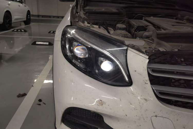 Used Mercedes-Benz GLC 2018 GLC 300 4MATIC Sport Edition Right Front Headlight