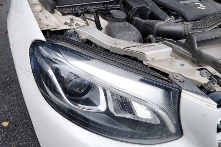 Used Mercedes-Benz GLC 2018 GLC 260 4MATIC Luxury Model Right Front Headlight