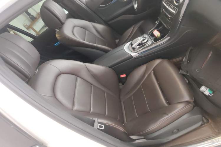 Used Mercedes-Benz GLC 2018 Facelift GLC 260 4MATIC Luxury Edition Right Front Seat