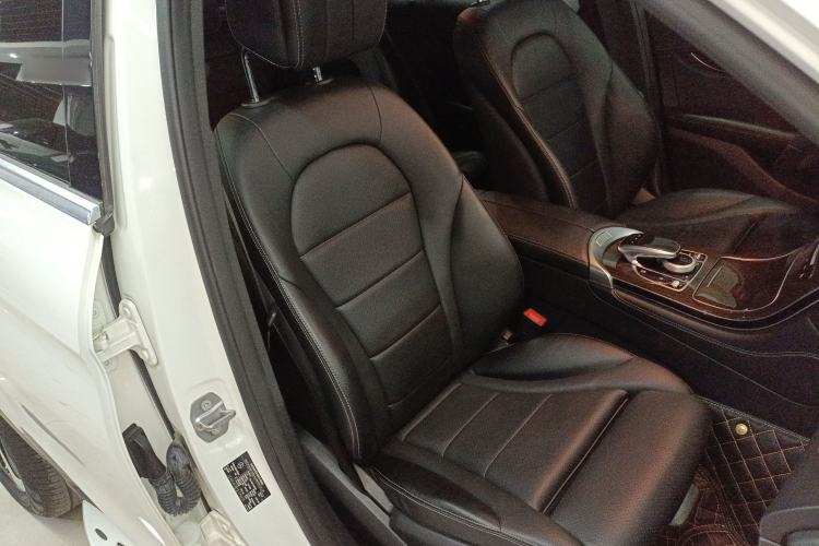 Used Mercedes-Benz GLC 2018 GLC 260 4MATIC Luxury Model Right Front Seat