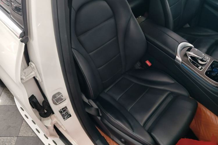 Used Mercedes-Benz GLC 2018 GLC 300 4MATIC Sport Edition Right Front Seat