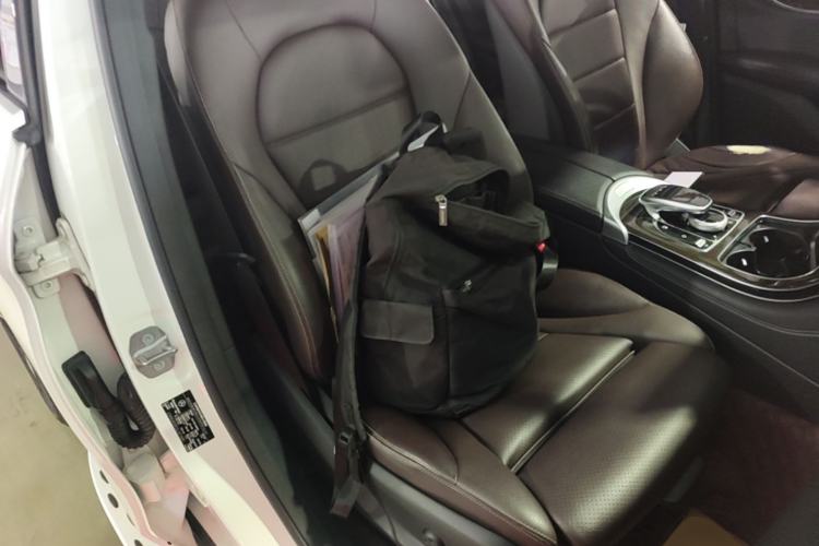 Used Mercedes-Benz GLC 2018 Facelift GLC 260 4MATIC Luxury Edition Right Front Seat