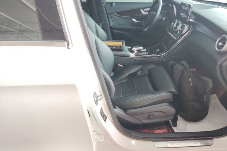 Used Mercedes-Benz GLC 2018 GLC 260 4MATIC Luxury Model Right Front Seat