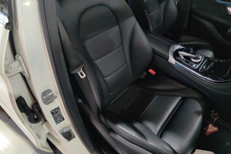 Used Mercedes-Benz GLC 2018 GLC 260 4MATIC Dynamic Edition Right Front Seat