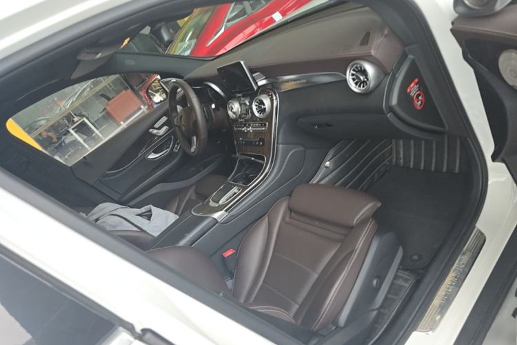 Used Mercedes-Benz GLC 2018 GLC 260 4MATIC Dynamic Edition Right Front Seat