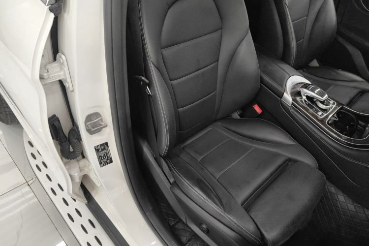 Used Mercedes-Benz GLC 2018 GLC 260 4MATIC Luxury Model Right Front Seat