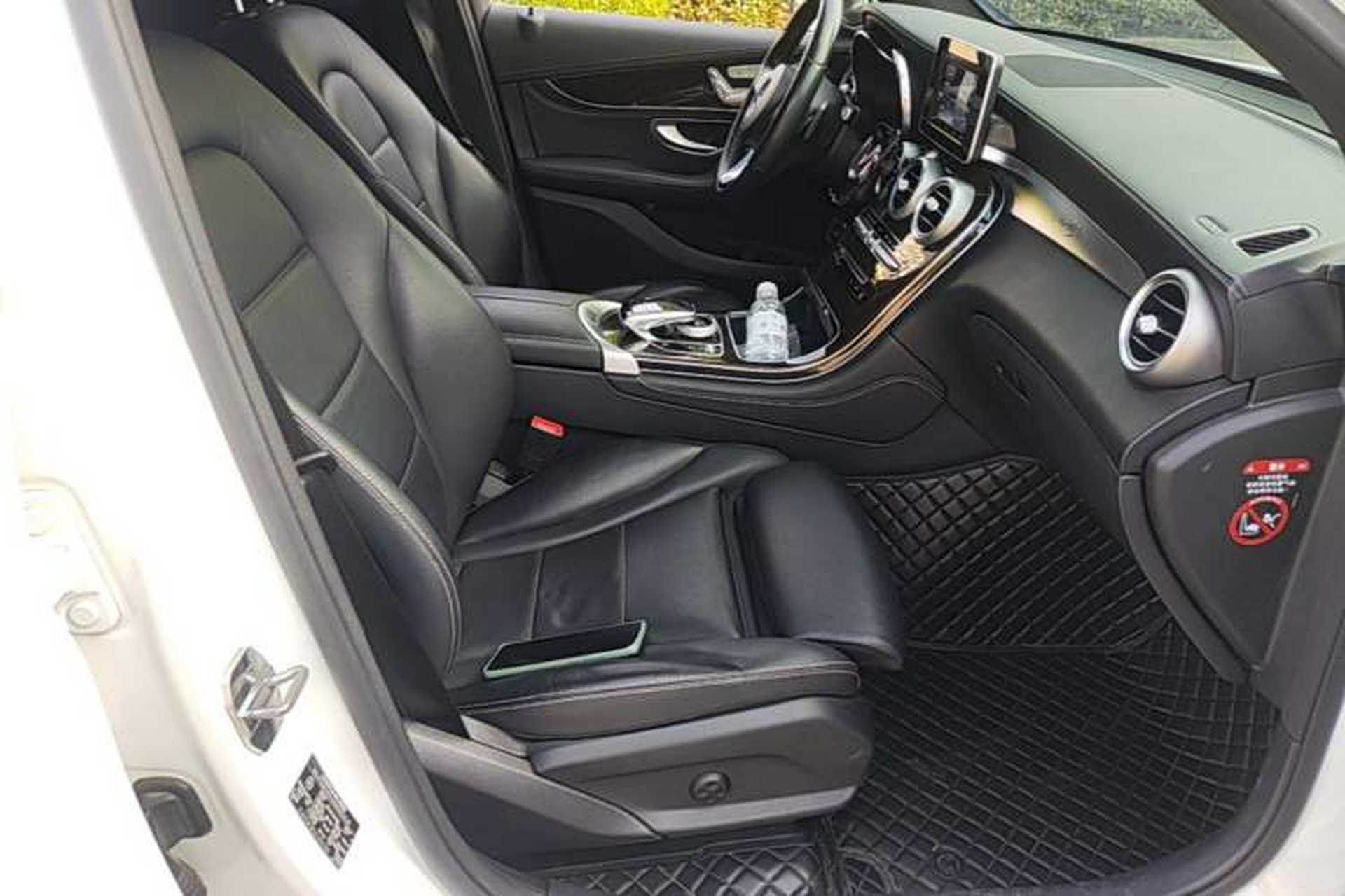 Used Mercedes-Benz GLC 2018 GLC 260 4MATIC Luxury Model Right Front Seat