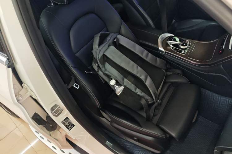 Used Mercedes-Benz GLC 2018 GLC 300 4MATIC Sport Edition Right Front Seat