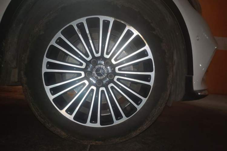 Used Mercedes-Benz GLC 2018 Facelifted GLC 260 4MATIC Dynamic Edition Right Front Wheel Hub