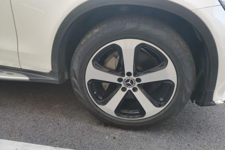 Used Mercedes-Benz GLC 2018 Facelift GLC 260 4MATIC Luxury Edition Right Front Wheel Hub