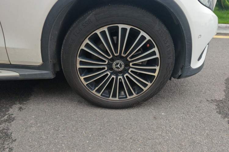 Used Mercedes-Benz GLC 2018 Facelift GLC 200 4MATIC Right Front Wheel Hub