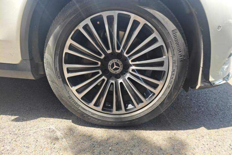 Used Mercedes-Benz GLC 2018 GLC 260 4MATIC Dynamic Edition Right Front Wheel Hub