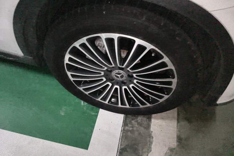 Used Mercedes-Benz GLC 2018 Facelifted GLC 260 4MATIC Dynamic Edition Right Front Wheel Hub