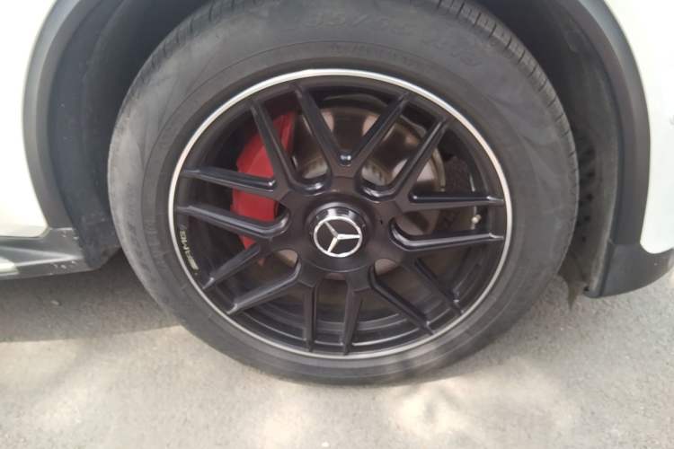 Used Mercedes-Benz GLC 2018 GLC 260 4MATIC Luxury Model Right Front Wheel Hub