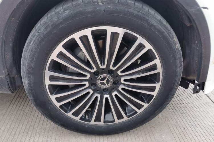 Used Mercedes-Benz GLC 2018 Facelifted GLC 260 4MATIC Dynamic Edition Right Front Wheel Hub