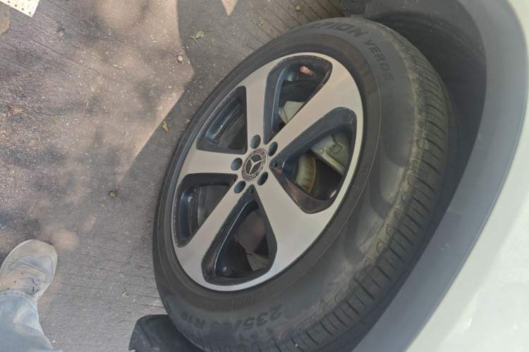 Used Mercedes-Benz GLC 2018 Facelift GLC 260 4MATIC Luxury Edition Right Front Wheel Hub