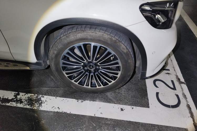 Used Mercedes-Benz GLC 2018 GLC 200 4MATIC Right Front Wheel Hub