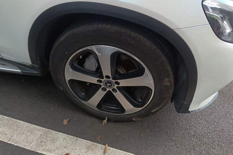 Used Mercedes-Benz GLC 2018 Facelift GLC 260 4MATIC Luxury Edition Right Front Wheel Hub