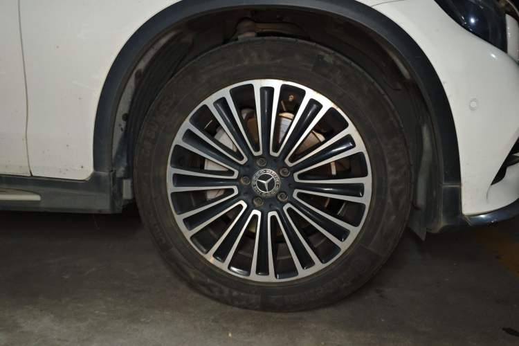 Used Mercedes-Benz GLC 2018 GLC 260 4MATIC Dynamic Edition Right Front Wheel Hub